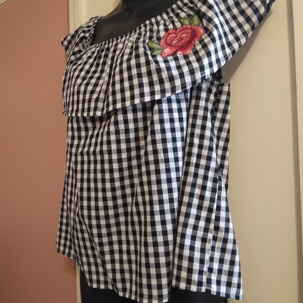 NWT Women's off shoulder  top